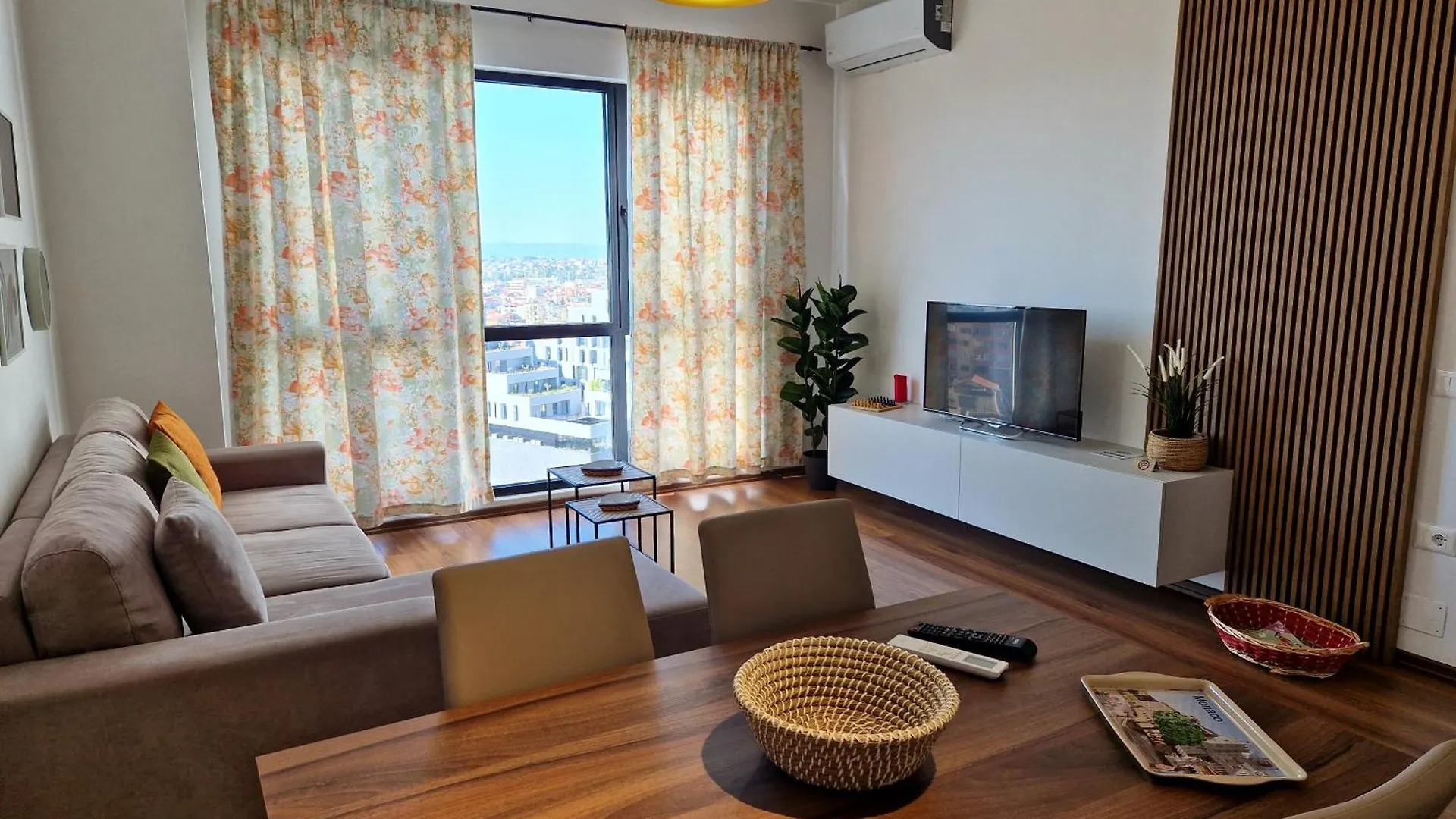 Red & White Palace Apartment Tirana